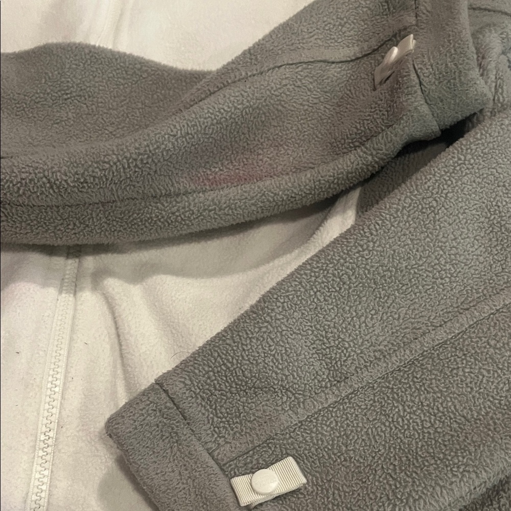 The North Face Gray & White Fleece Jacket EUC - Picture 4 of 6